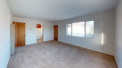 Building Photo - 1030 Isabella Ave