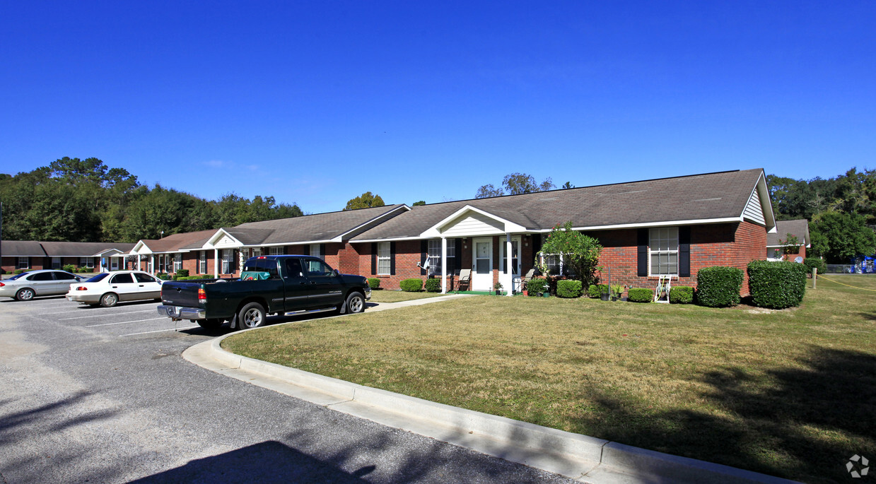 Building Photo - Cedar Creek Apartments