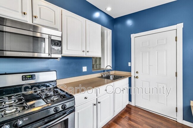 Foto del edificio - 5823 Transit Rd