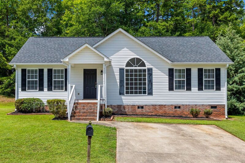 Foto principal - 104 Webbs Mill Dr