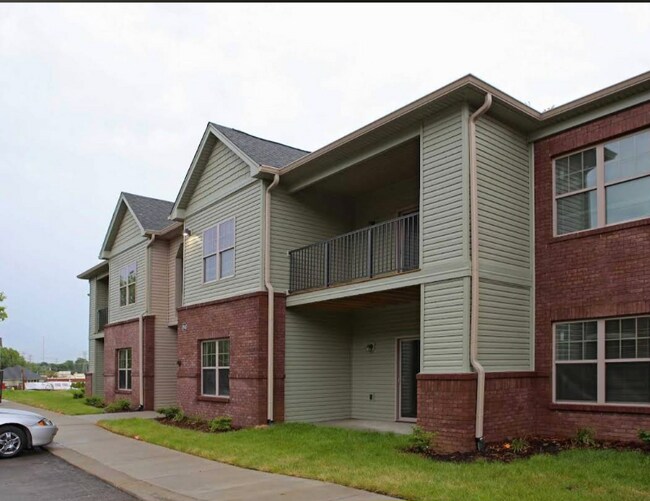 Foto del edificio - 708 Academy Dr