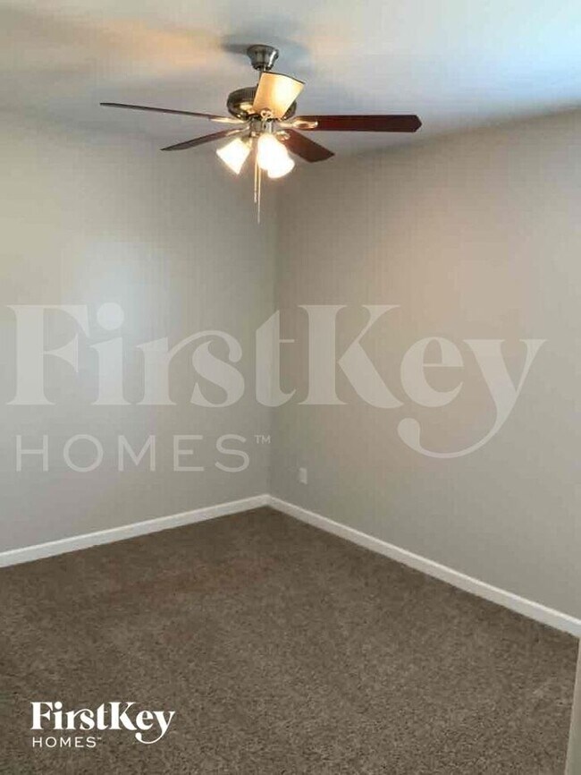 Foto del edificio - 29490 W Mitchell Ave