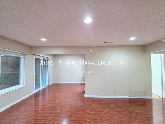 Foto del edificio - 16806 Sierra Vista Way
