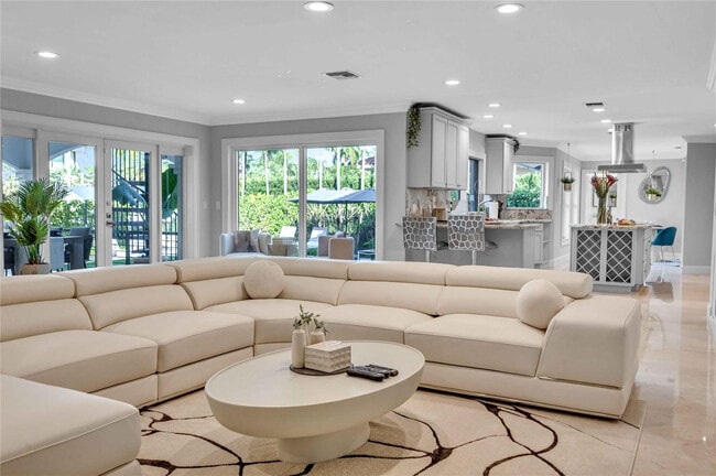 Building Photo - 2323 Delmar Pl