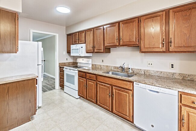 Foto del edificio - Mendenhall Village Townhome