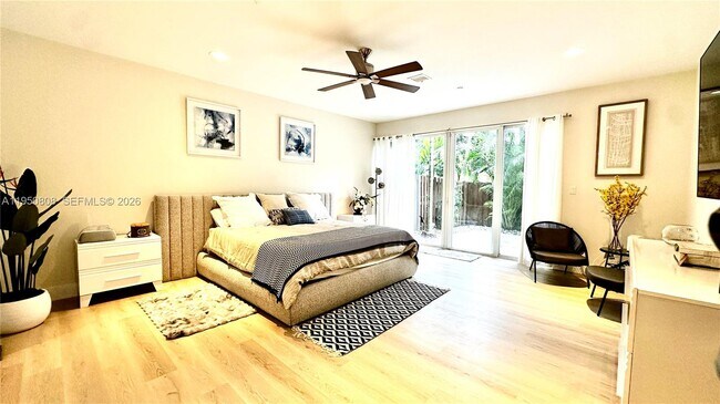 Foto del edificio - 814 NE 19th Ave