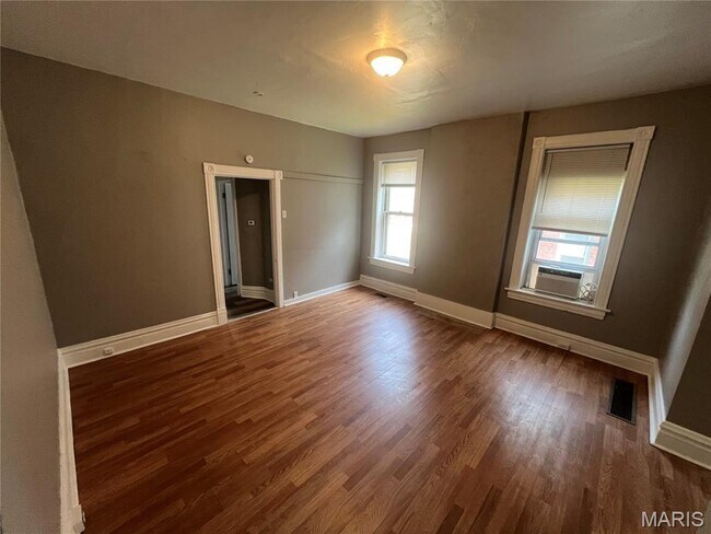 Foto del edificio - 3135 Chippewa St