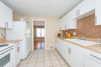 Building Photo - 207 W 89 Terrace