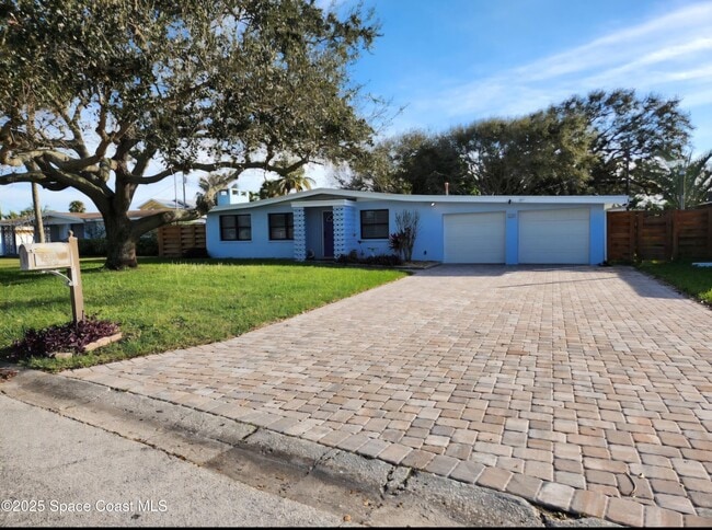 Building Photo - 550 Capri Rd