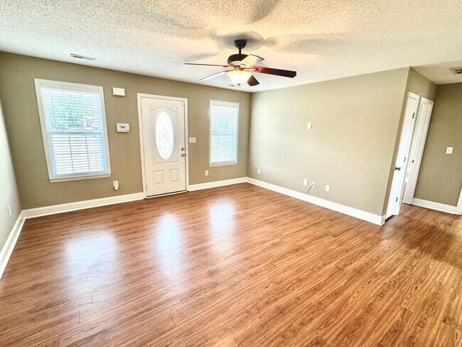 Building Photo - 3 Bedroom in Ardmore City!