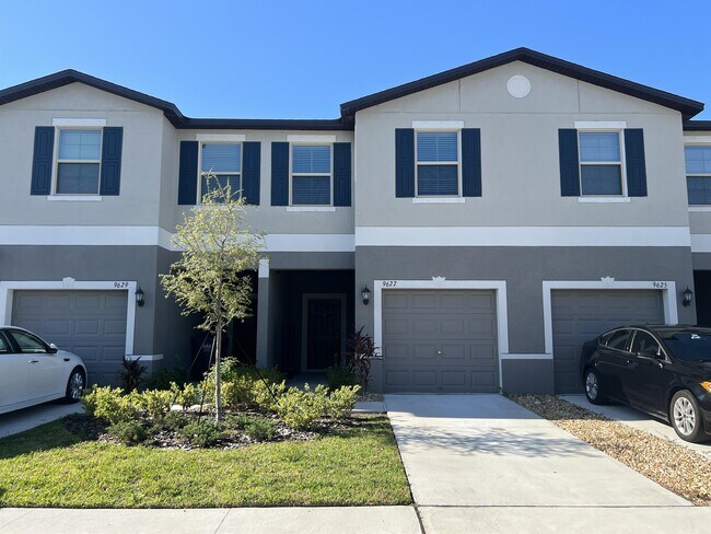 Foto del edificio - 9627 Pembrooke Pines Dr