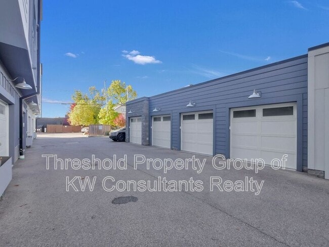 Building Photo - 1165 N 4th St