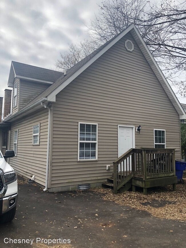 Building Photo - 209 Waller Ave