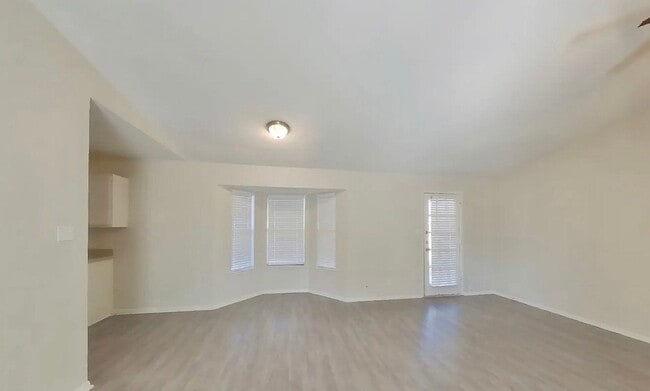 Building Photo - Thoughtfully Designed 3-Bedroom Home for Modern Living