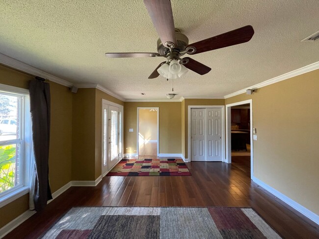 Building Photo - Scottsdale Heights!  Pool with Pool Care!!...