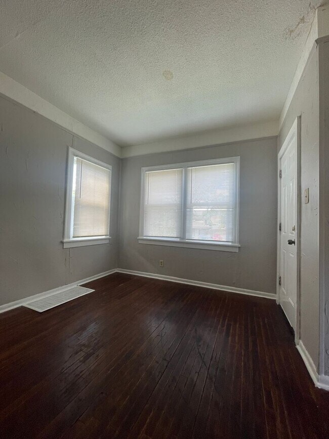Foto del edificio - WARM & COMFY SINGLE FAMILY HOME
