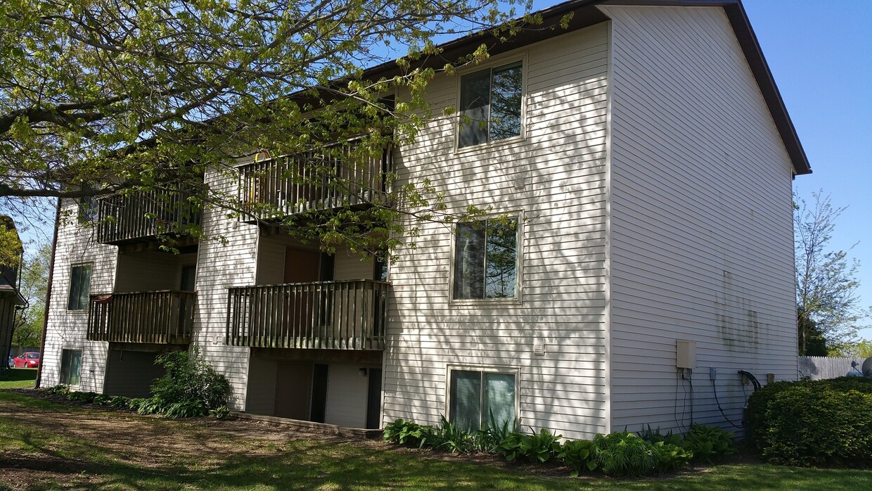 Primary Photo - 2 bedroom, 1 bath condo available 8/1/2021