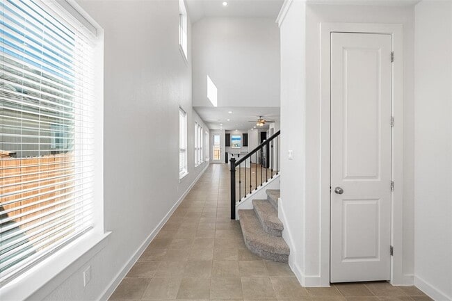 Foto del edificio - 121 Rangel Dr