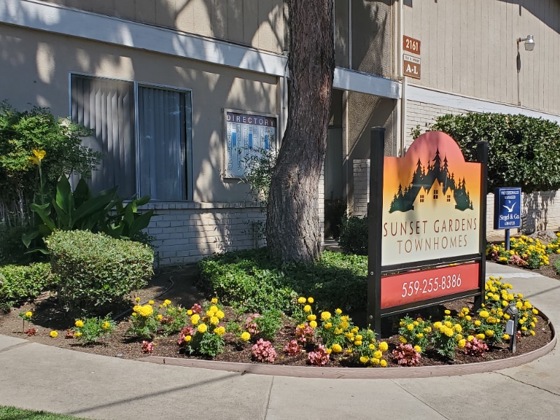 Primary Photo - 2155 N Winery Ave