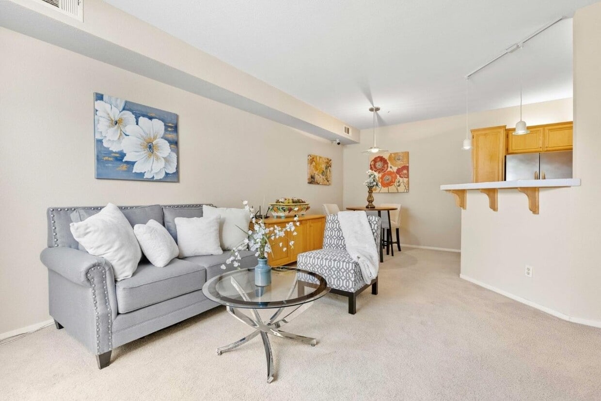 Primary Photo - 3343 Midtown Pl