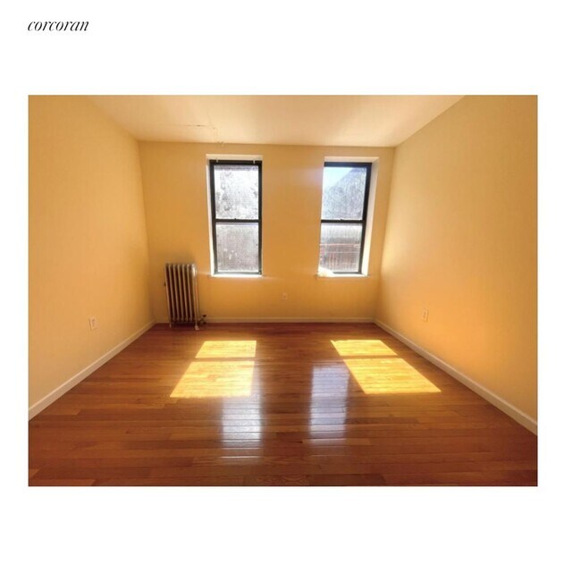 Foto del edificio - 585 Isham St