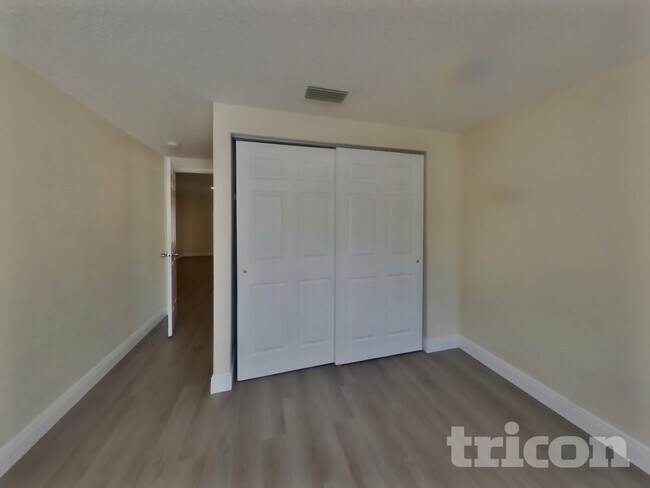 Foto del edificio - 15936 Winding Dr