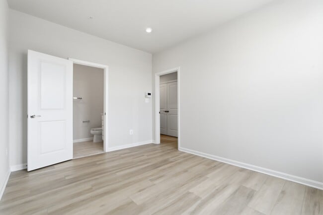 Building Photo - 3503 St Robin Ln