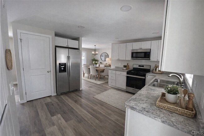 Foto del edificio - 4989 Driftwood Dr