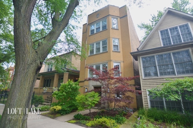 Primary Photo - 1707 W Winona St