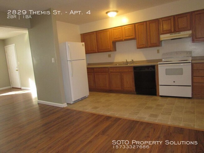 Building Photo - 2829 Themis St