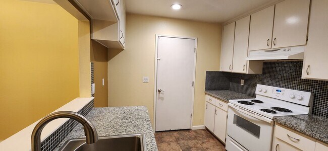 Foto del edificio - 2 Bedroom 2 Bathroom Home in Greenhaven