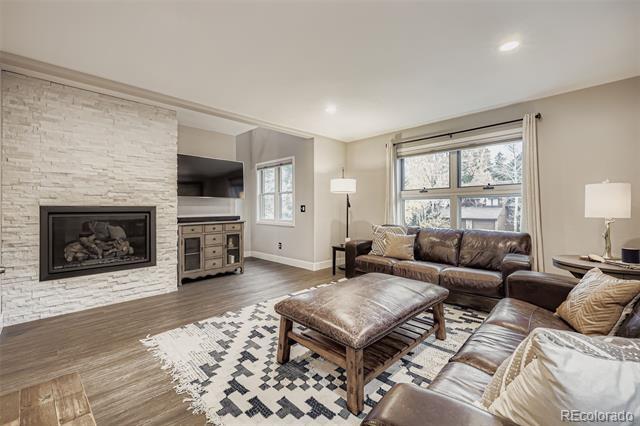 Foto del edificio - 717 Meadow Dr