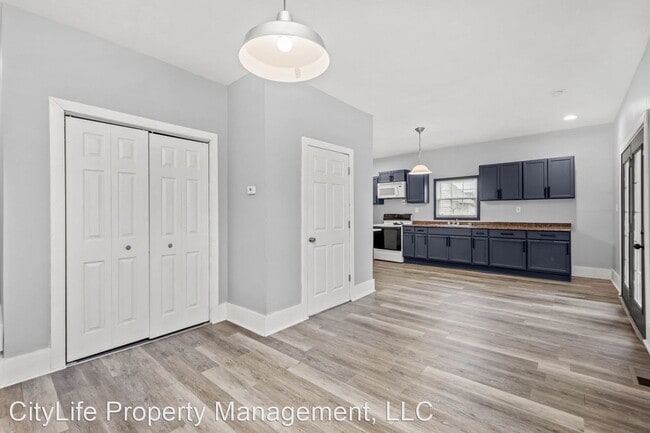 Building Photo - 3 br, 2.5 bath House - 32 Adrian Street