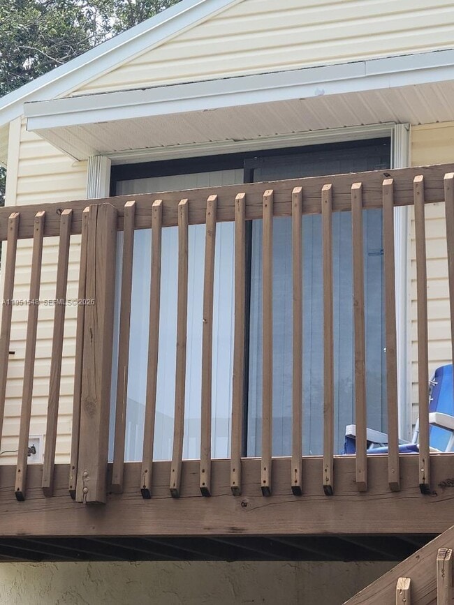 Foto del edificio - 629 Executive Center Dr