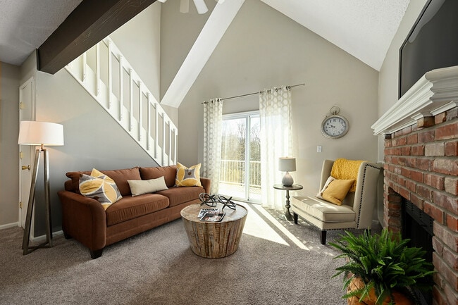 Hunter's Pointe - Hunter's Pointe Apartments