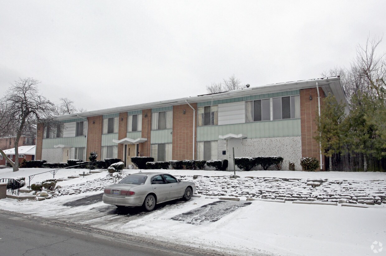Foto del edificio - 115 Bennington Dr