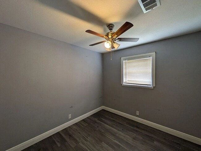 Building Photo - Raven beautiful home
