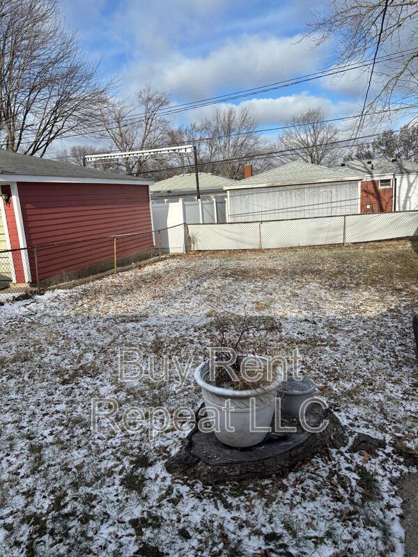 Building Photo - 5309 Grovedale St