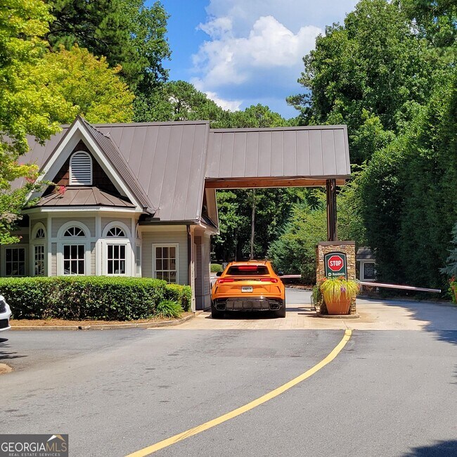 Foto del edificio - 1111 Surrey Ln