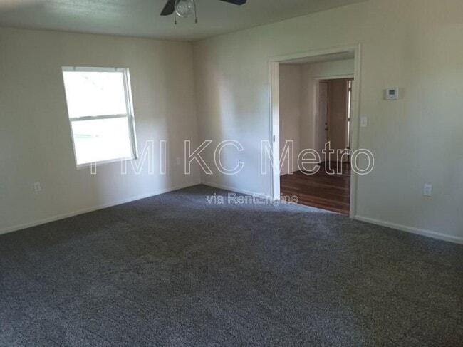 Building Photo - 26 S Central St