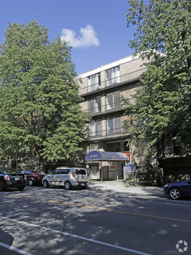 Primary Photo - 3190 Édouard-Montpetit