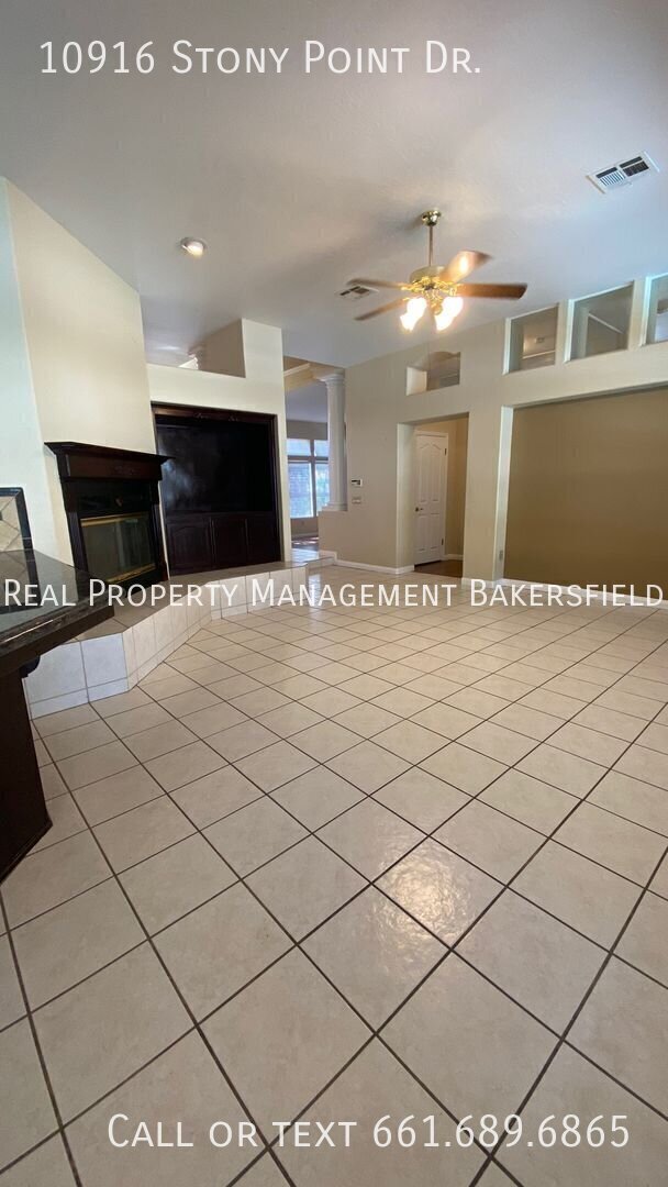 Building Photo - 10916 Stony Point Dr