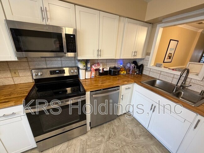 Foto del edificio - 3842 Whitechapel Arch