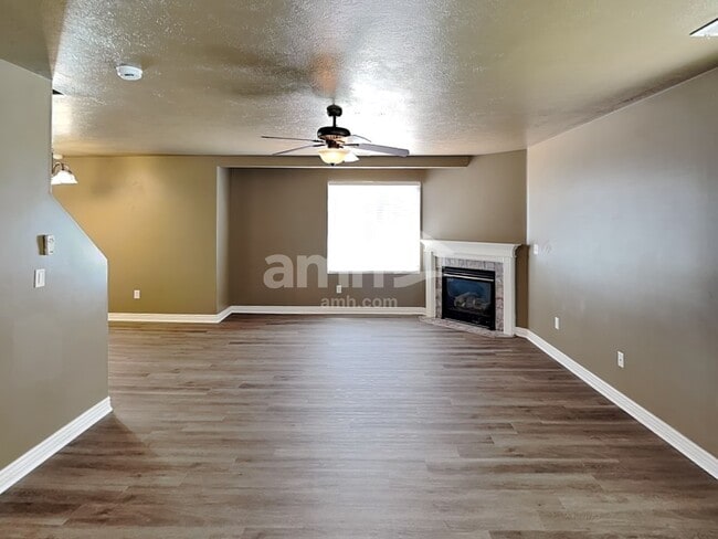Building Photo - 37 N Montrose Dr