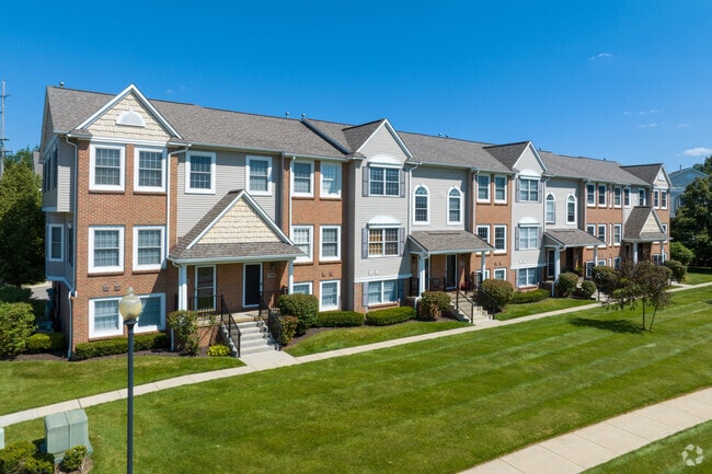 Apartment communities in Fenton offer the convenience of proximity to nature and restaurants and shops.