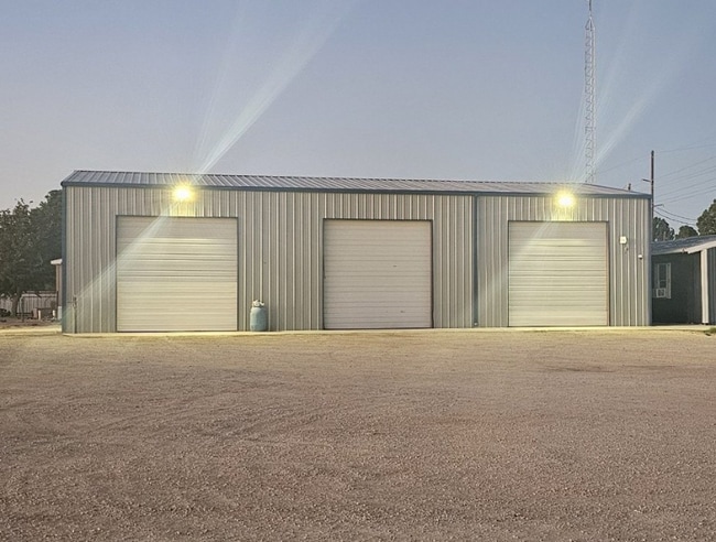 Building Photo - 210 Fulbright