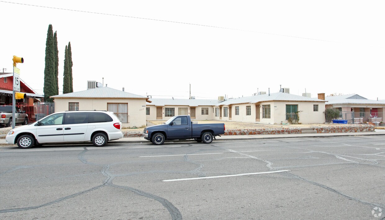Building Photo - 2812 Grant Ave