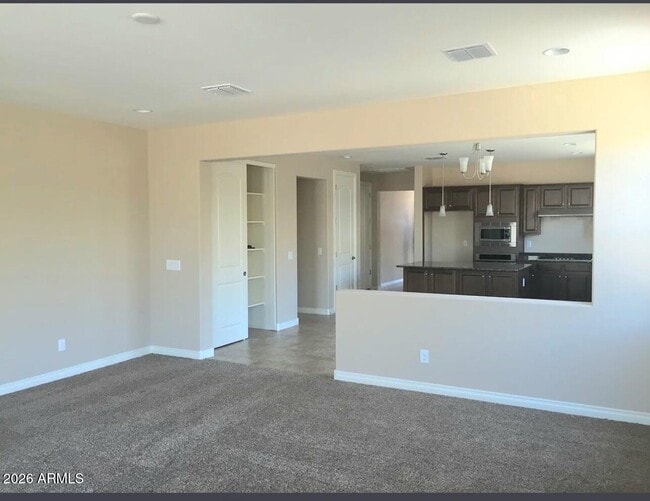 Building Photo - 194 E Mead Dr