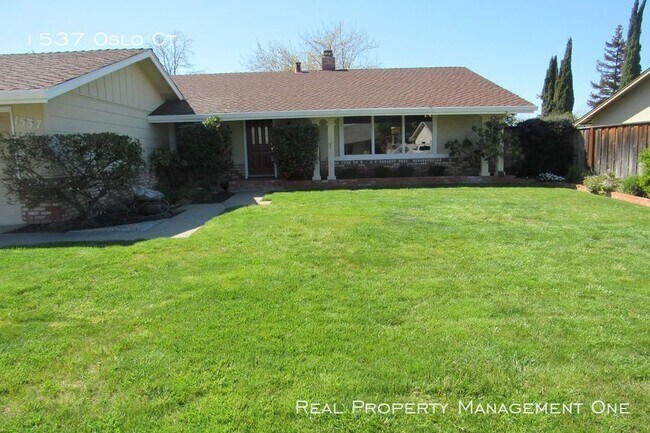 Building Photo - 1537 Oslo Ct