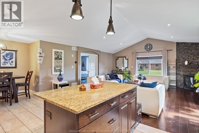 Building Photo - 1172 Kassas St